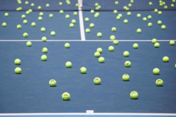 Tennisball Spezifikationen: Offizieller Durchmesser, Gewicht, Farben